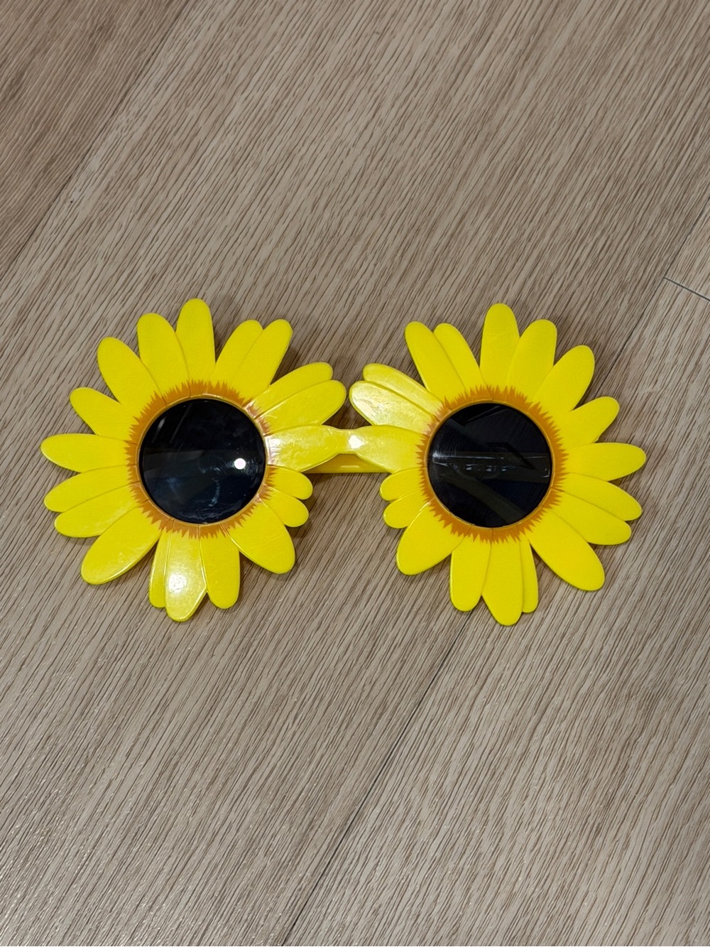 The Terrifier 2 Sunflower Sunglasses Halloween Costume Yellow Accessory i17